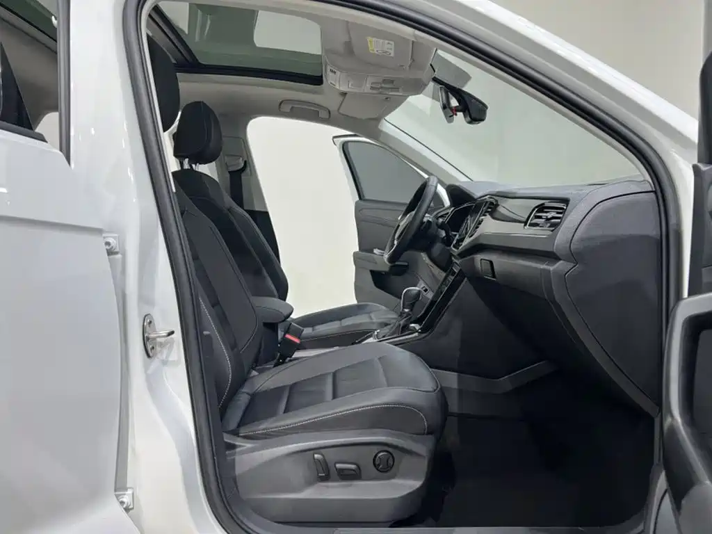 Volkswagen T-Roc, миниатюра 18