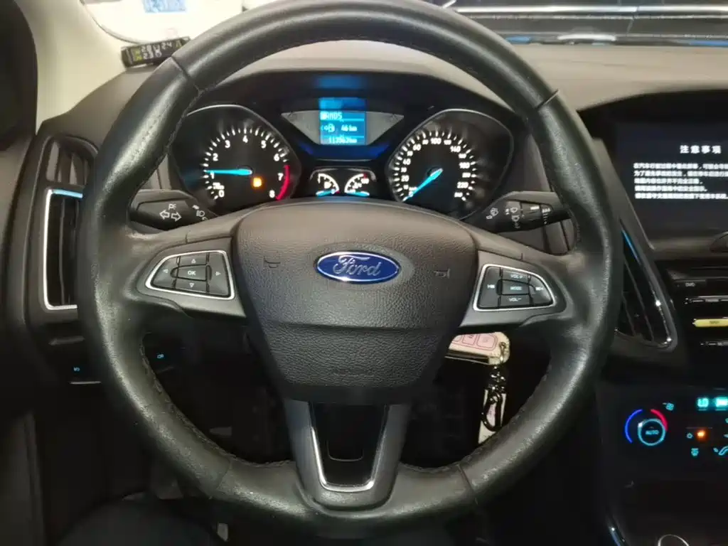 Ford Focus 2016 2017 Sedan 1.6L Automatic Fashion Smart Edition