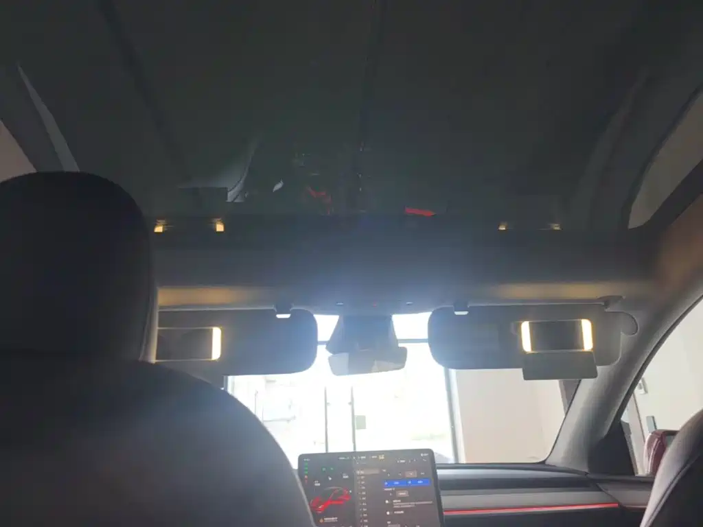 Photo 18 - Tesla Model Y