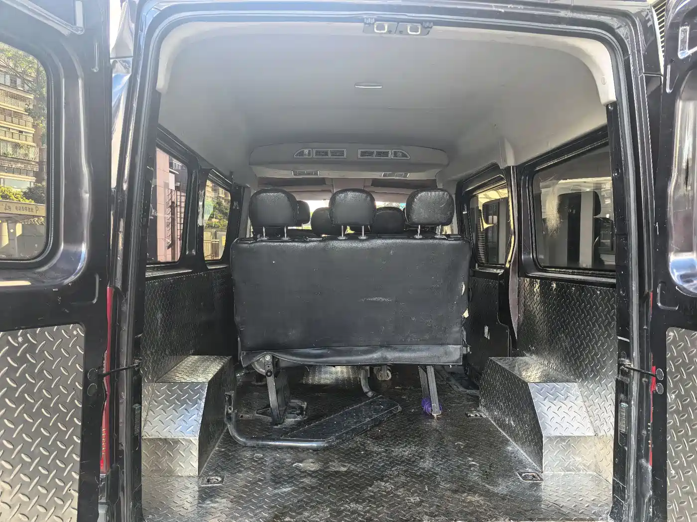 Dongfeng Yufeng Yufeng 2022 2021 Model 2.3T FWD Logistics Vehicle Short Wheelbase Medium Roof 5-9 Seats China VI M9T
