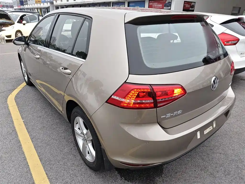 Volkswagen Golf 2015 1.6L Automatic Comfort фото 21