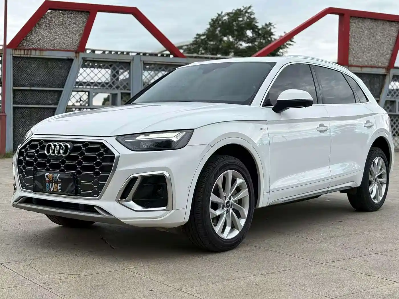 Фото 1 - Audi Q5L