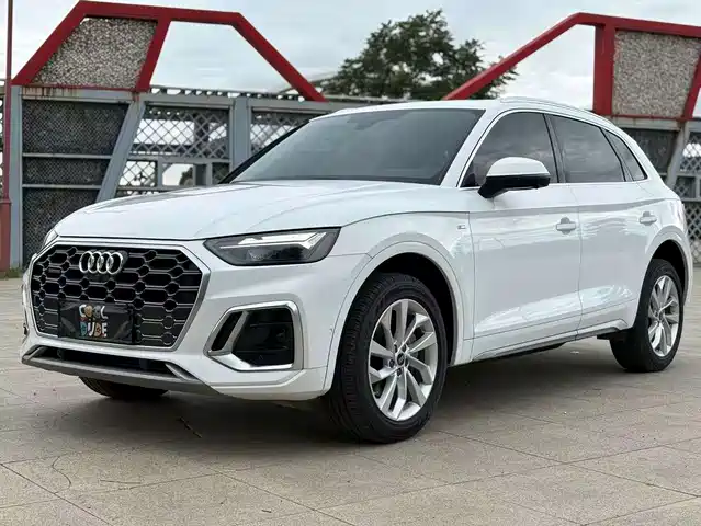 Audi Q5L 40 TFSI, Стиль Драйв