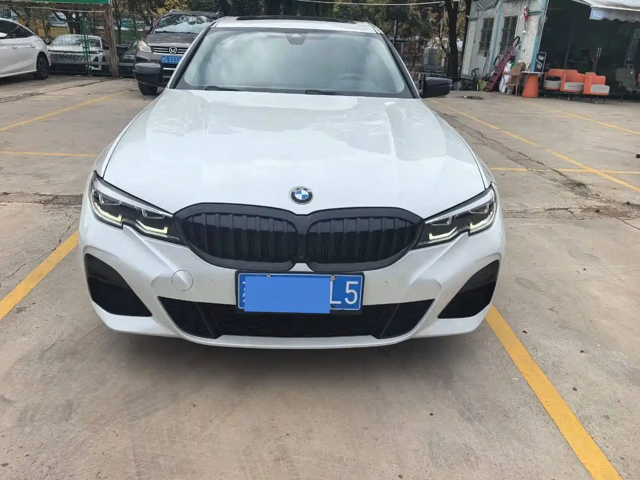 Photo 2 - BMW 3 Series