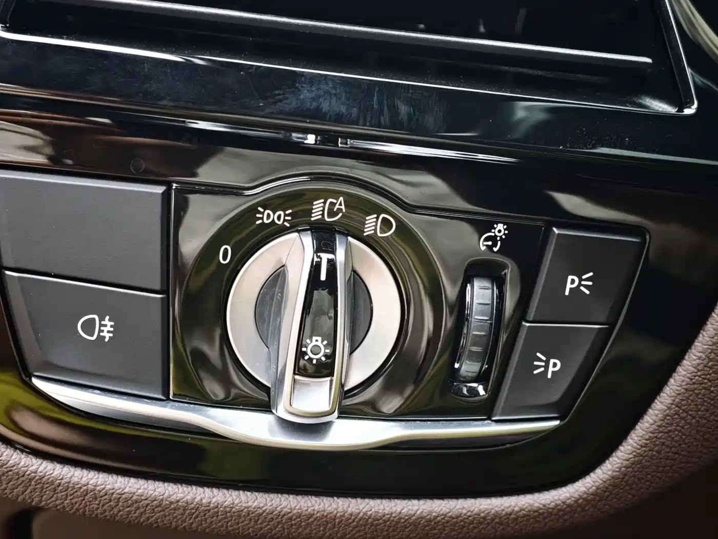 BMW 5 Series 2021 530Li Leading Luxury Package фото 16