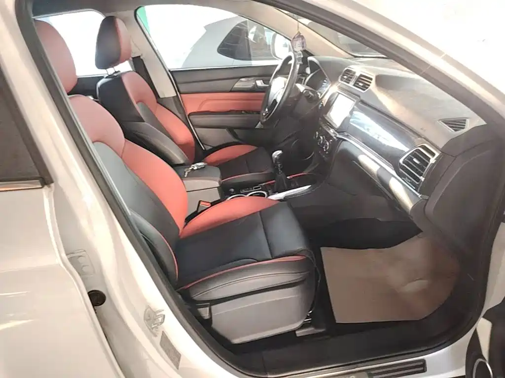 Photo 25 - Haval H2