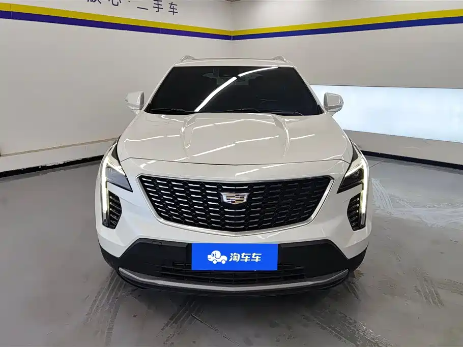 CADILLAC XT4