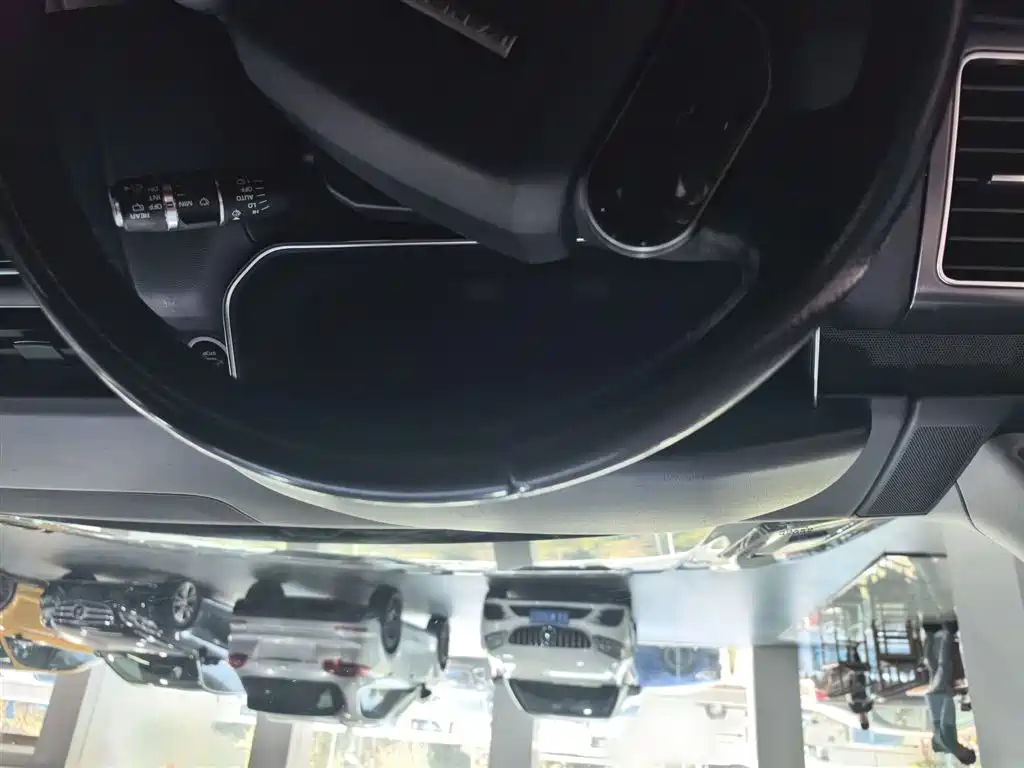Land Rover Range Rover Sport 2019 3.0 SC V6 Special Edition фото 4