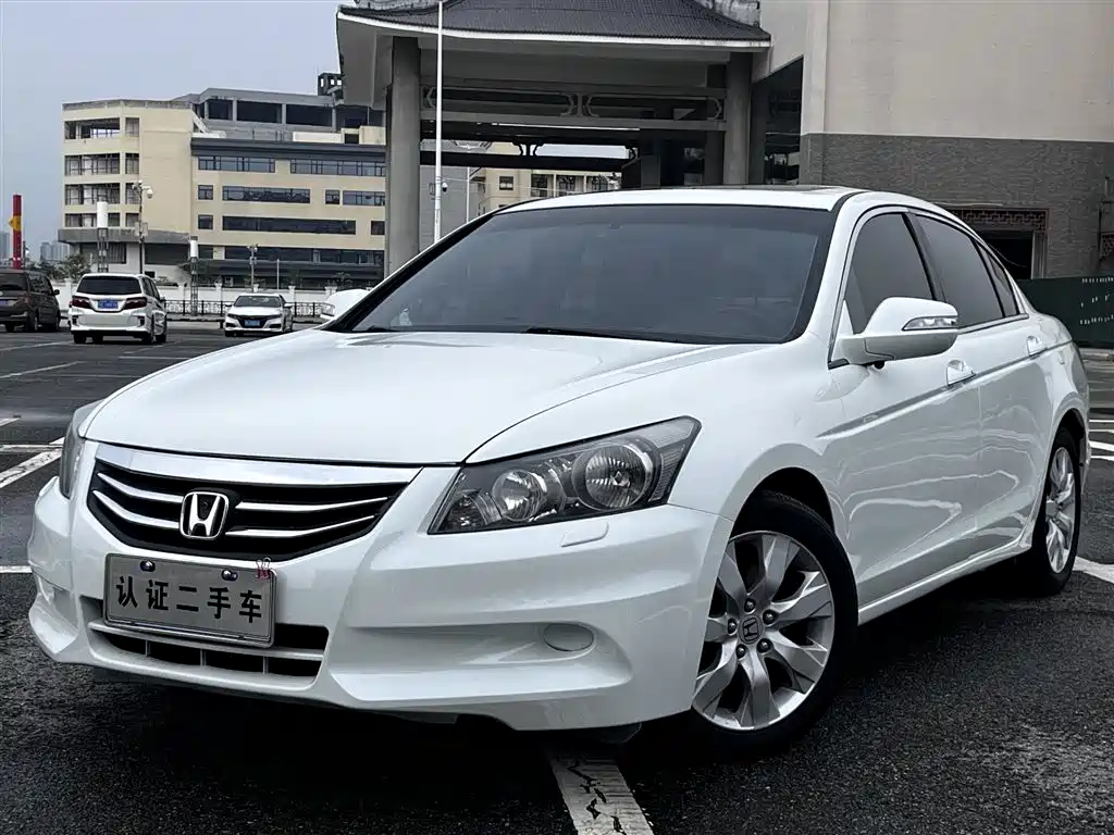 Фото 1 - Honda Accord