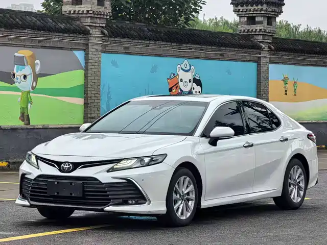 Toyota Camry 2.0G, Люкс