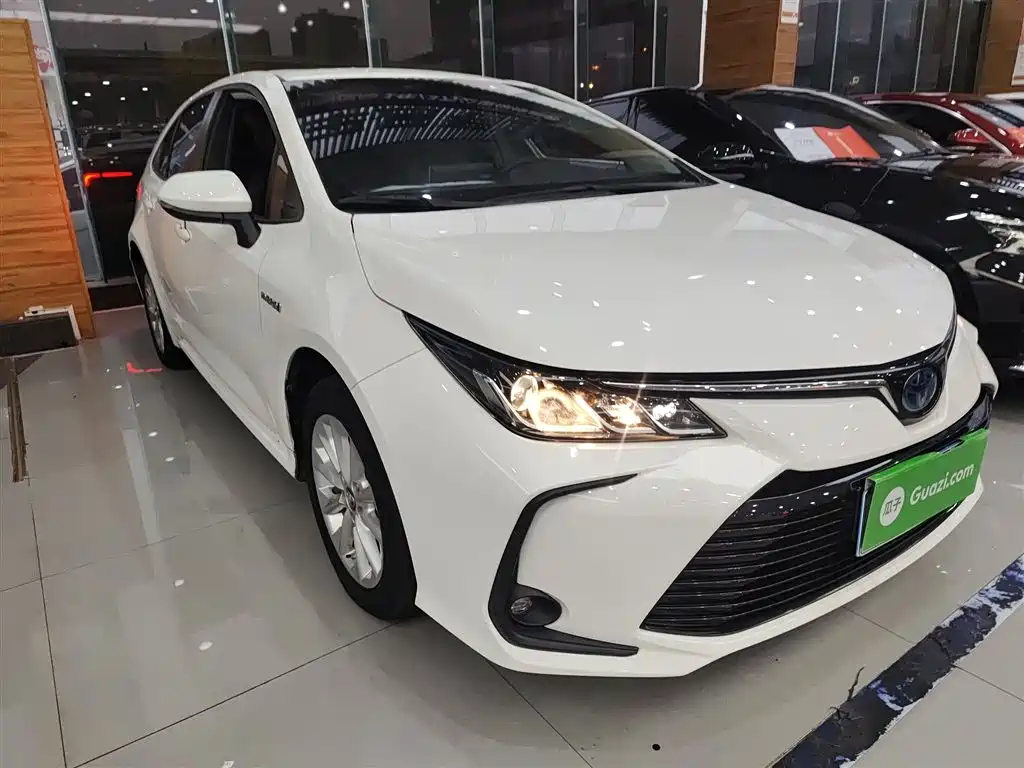Toyota Corolla 2021 Hybrid 1.8L E-CVT Elite Edition фото 20
