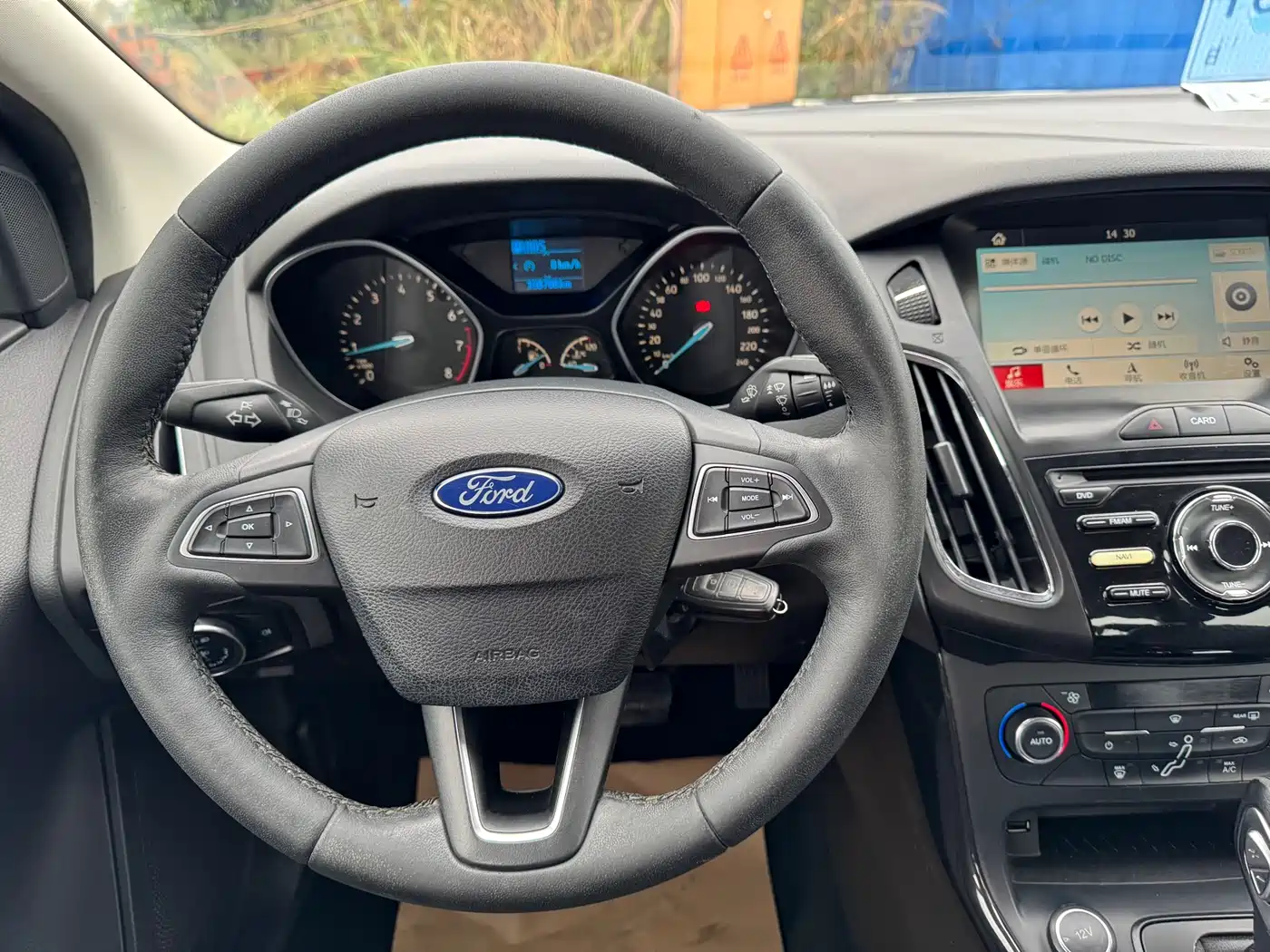 Фото 12 - Ford Focus