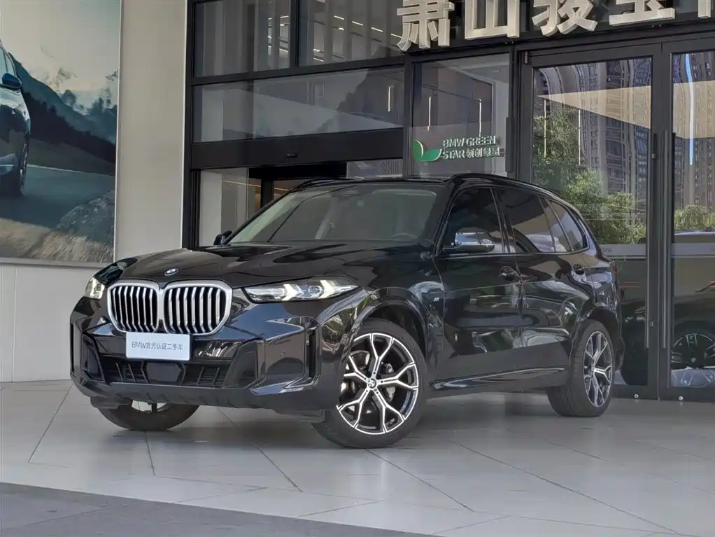 BMW X5 2023 xDrive 30Li Premium M Sport Black Night Package