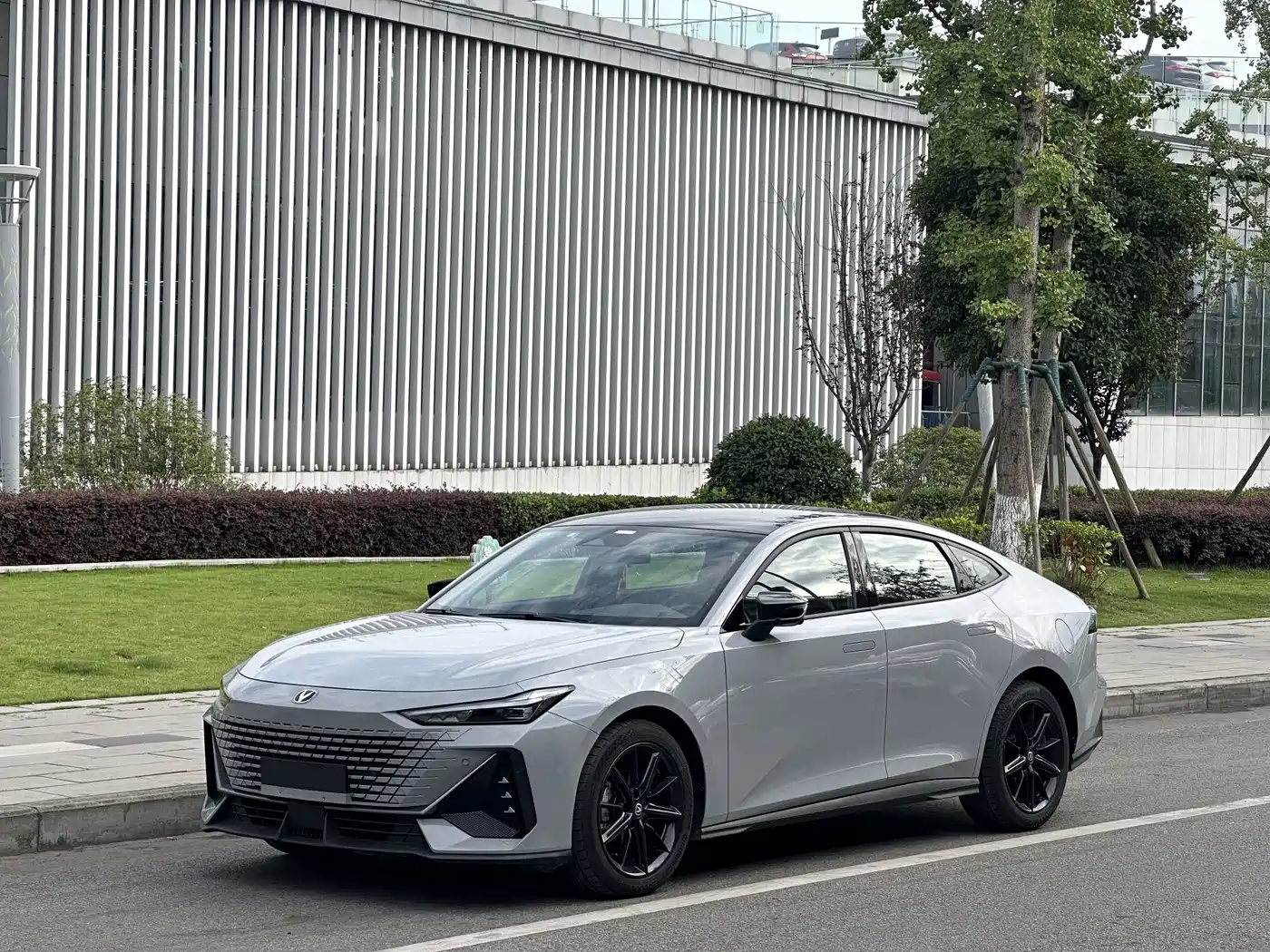 Changan UNI-V 2023 1.5T Luxury Edition