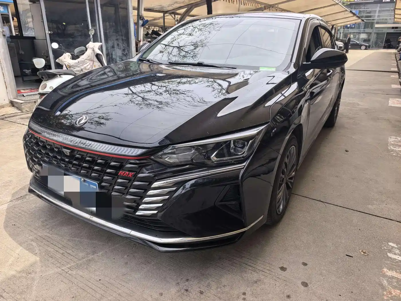 DONGFENG YI HYUN MAX