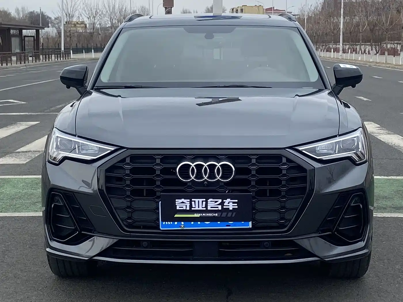 AUDI Q3