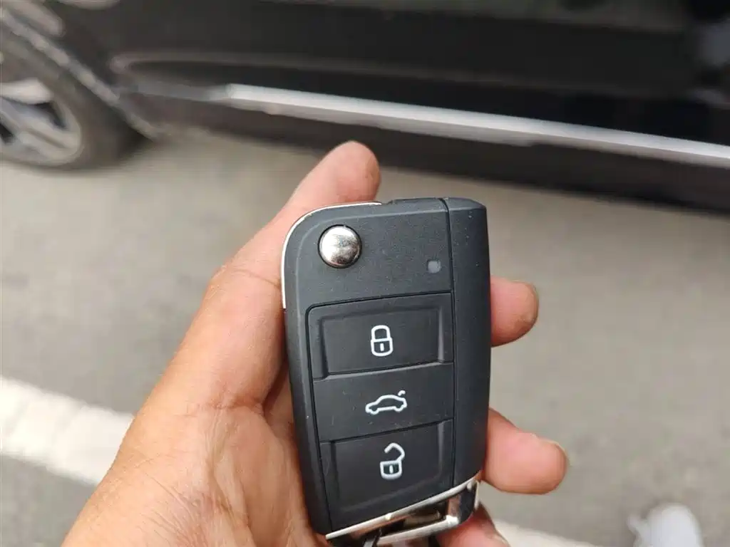 Volkswagen Tiguan L 2023 330TSI Auto 2WD R-Line Premium Edition фото 9