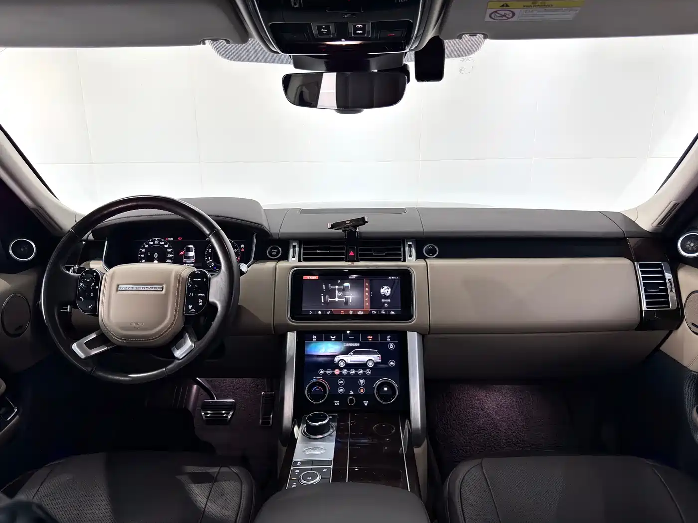 Land Rover Range Rover 2021 3.0 L6 Heritage Extended Classic Edition фото 37