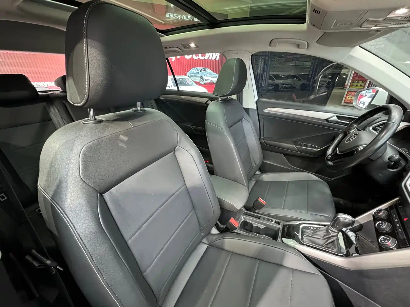 VOLKSWAGEN T ROC EXPLORING SONGS