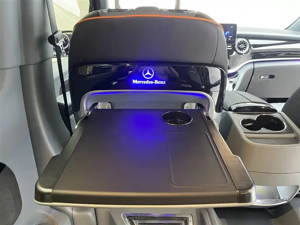 Mercedes-Benz Vito 2023 2.0T Elite 7-Seater фото 18