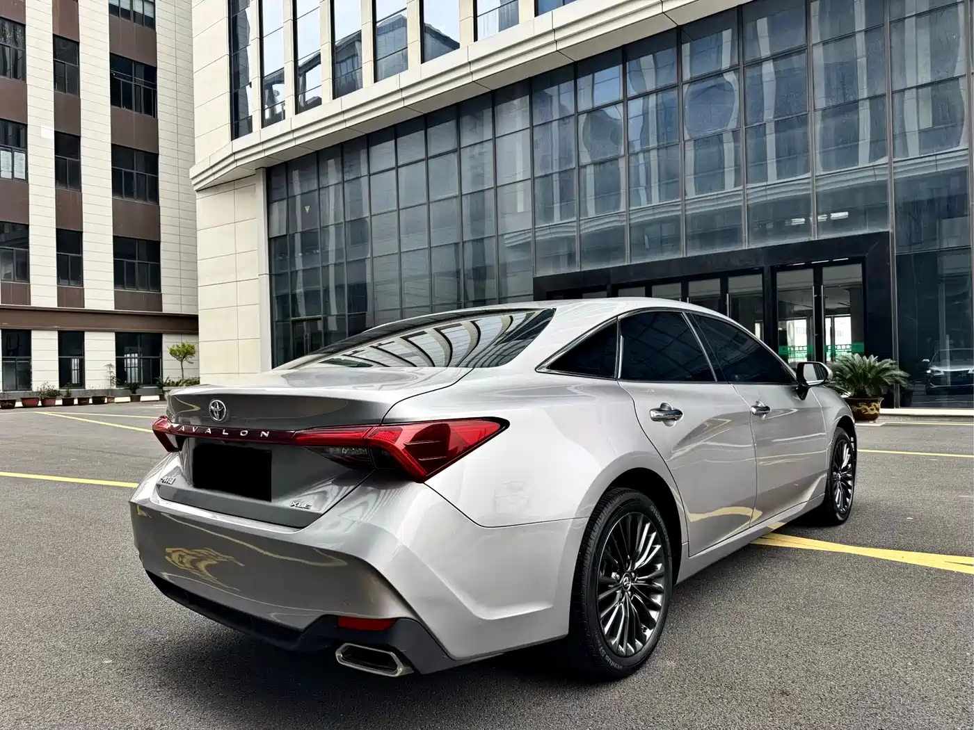 Toyota Avalon 2019 2.0L XLE Premium Edition (China VI) фото 6