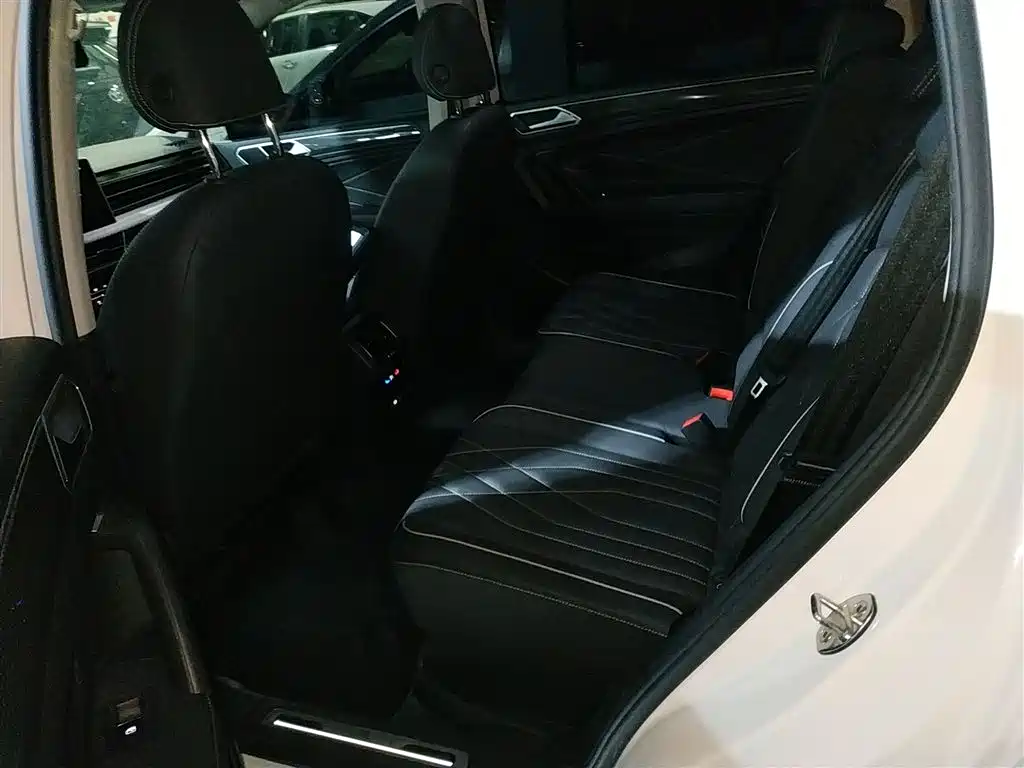 Volkswagen Tiguan L 2022 330TSI Auto 2WD R-Line Premium Edition фото 17