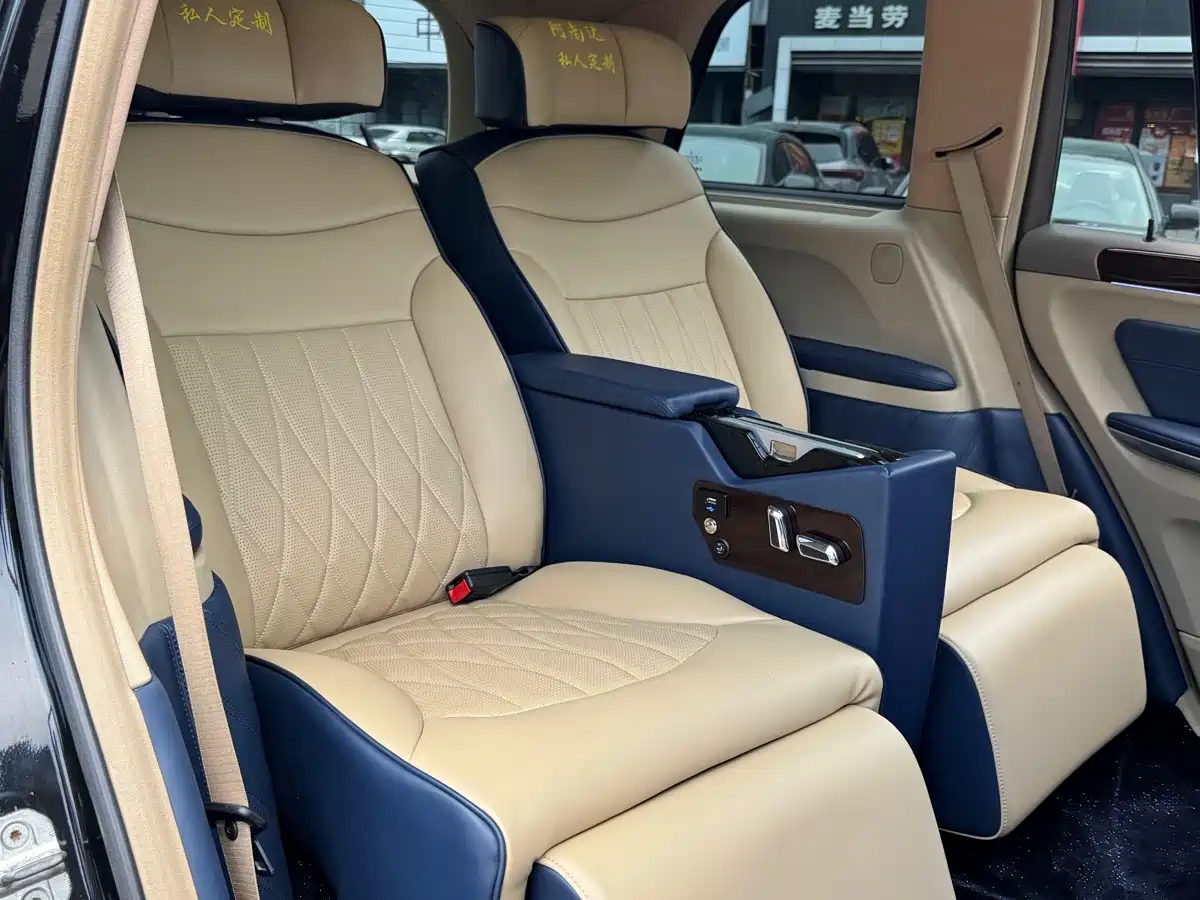 Mercedes-Benz GL-Class 2011 GL 450 4MATIC Premium фото 15