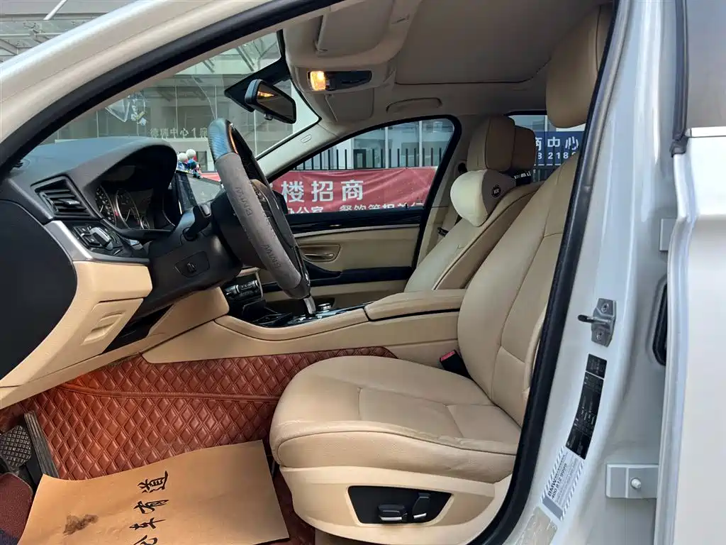 BMW 5 Series (Import) 2013 520i Elegance фото 3