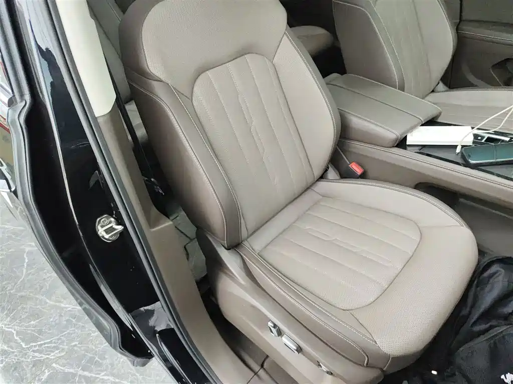Volkswagen Viloran 2022 380TSI Premium Edition фото 17