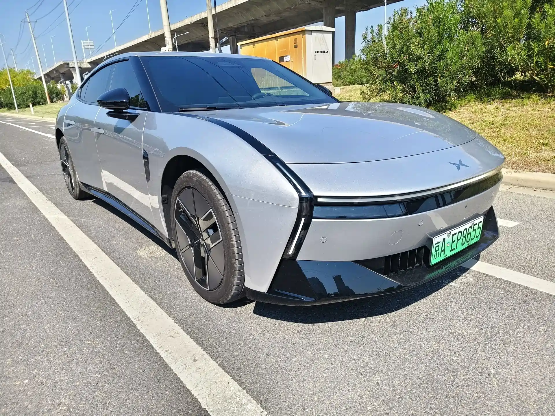 Фото 3 - XPeng P7