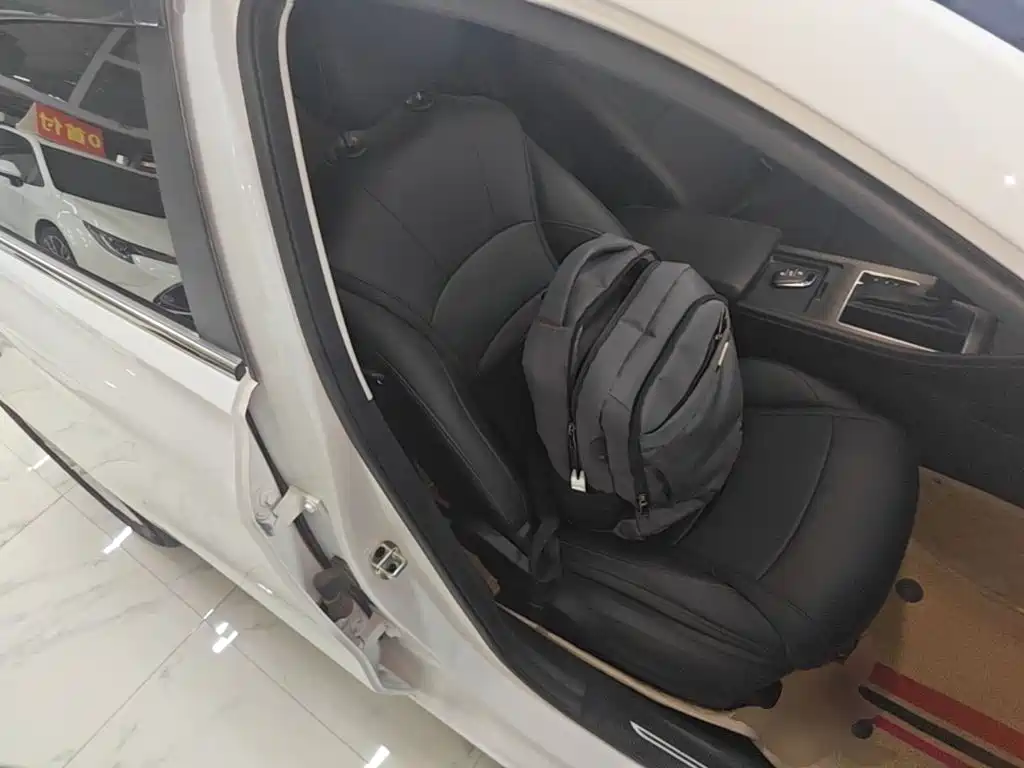 Roewe i5 2025 2023 1.5L CVT Luxury Edition