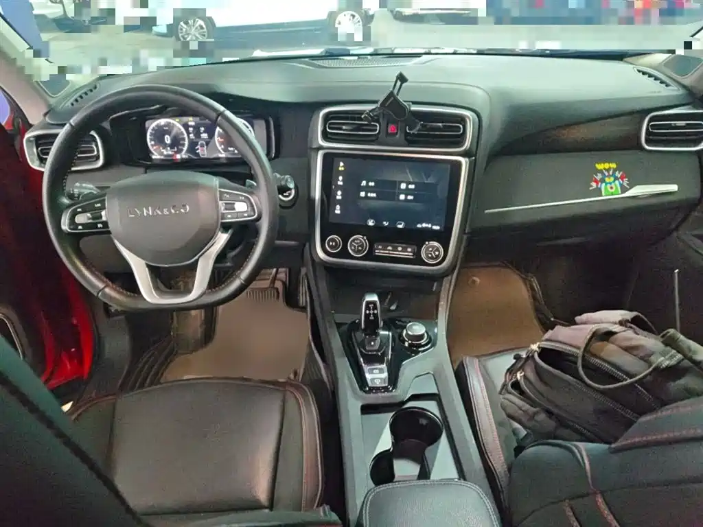 Lynk & Co 01 2017 2.0T AWD Pro фото 13