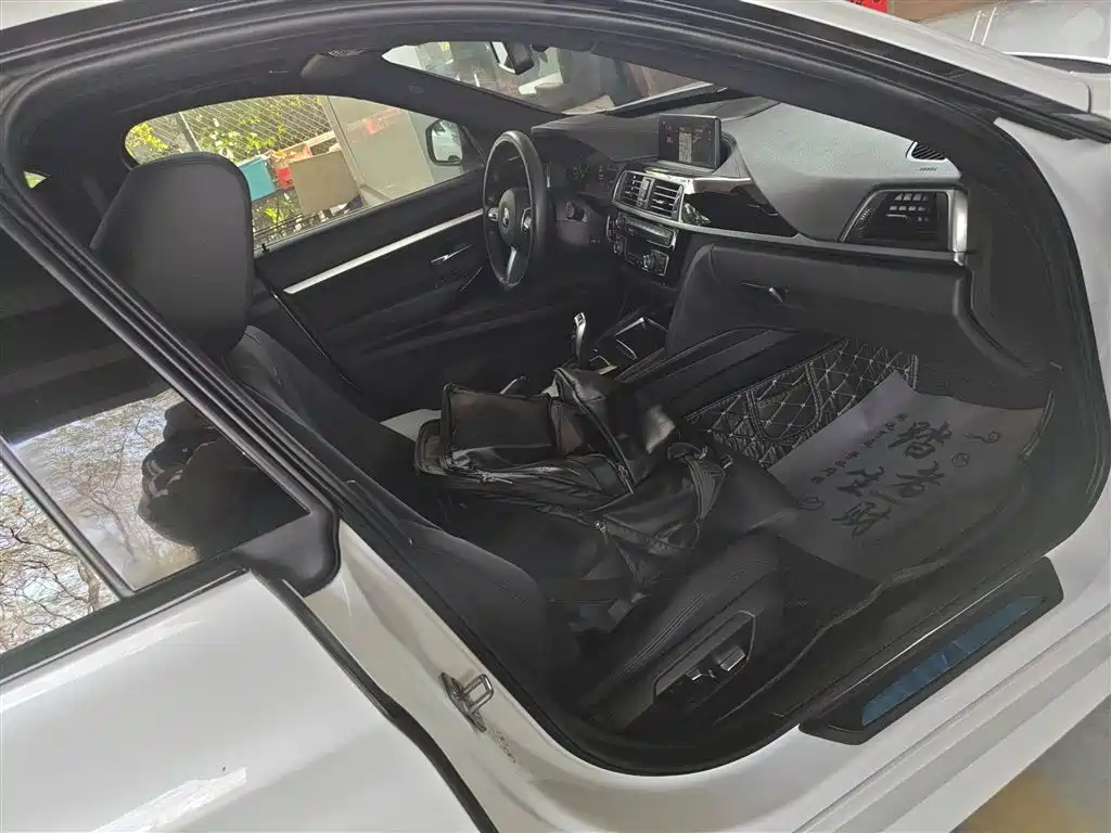 BMW 3 Series GT 2019 320i M Sport Package фото 20