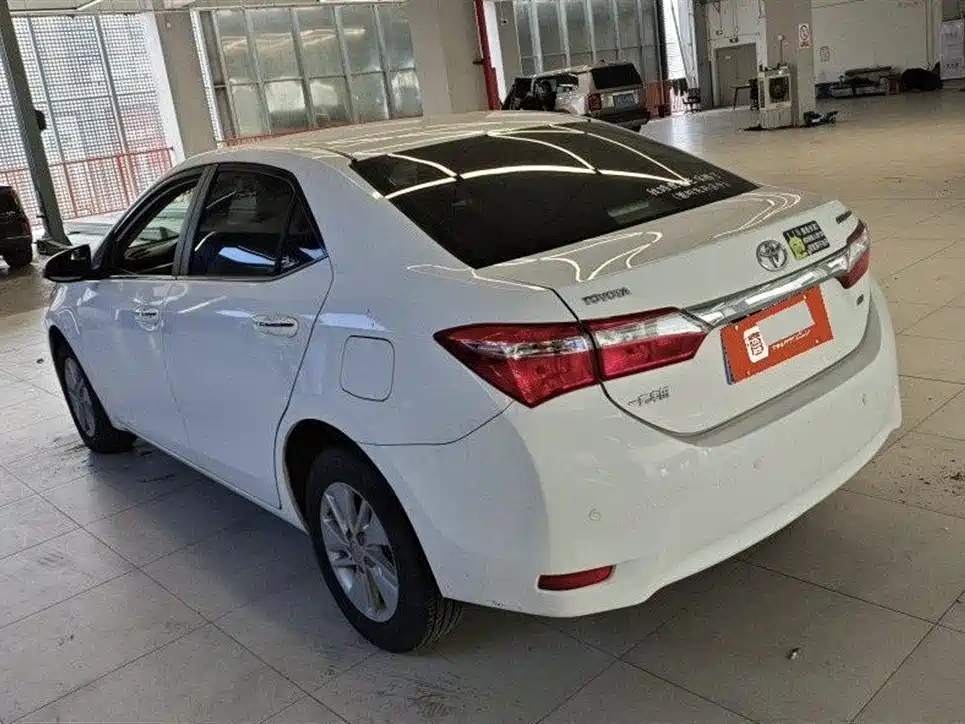 Toyota Corolla 2014 1.6L CVT GL фото 3