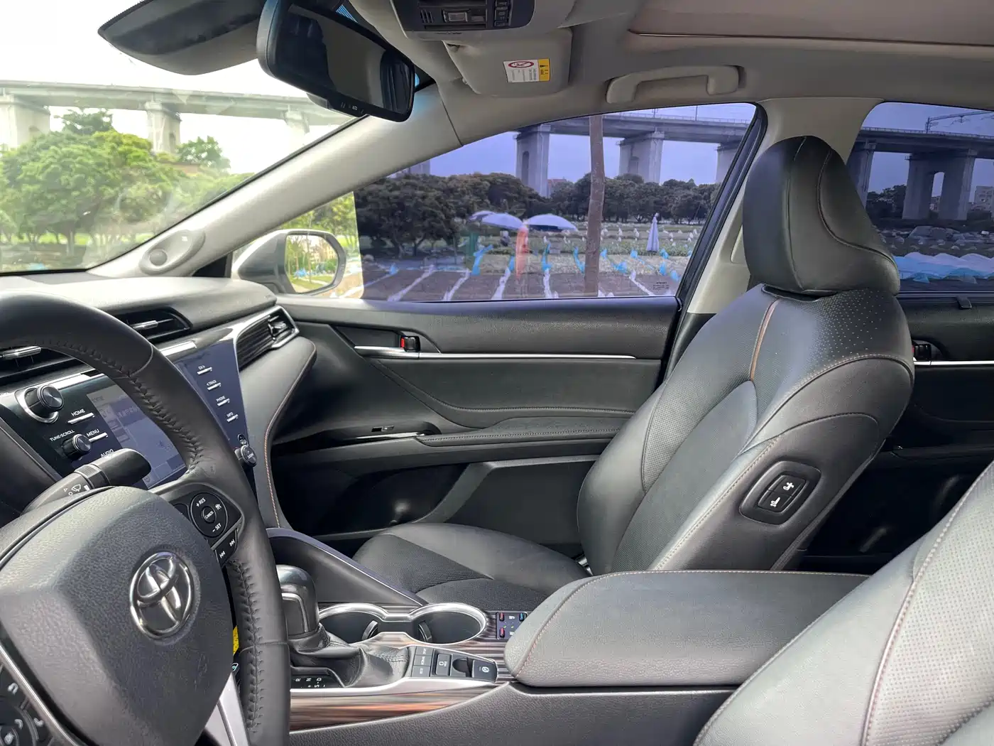Toyota Camry 2018 2.5Q Flagship Edition фото 18