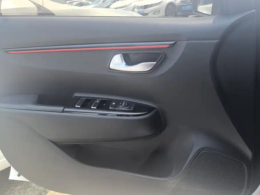 Kia KX CROSS 2020 2019 1.6L Automatic Smart Sunroof Edition China VI