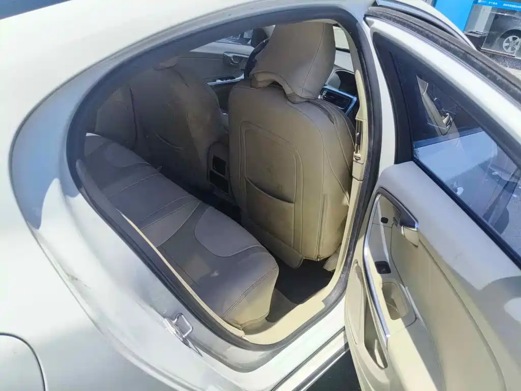Volvo S60 (Import) 2014 2014 T5 Elegance Edition