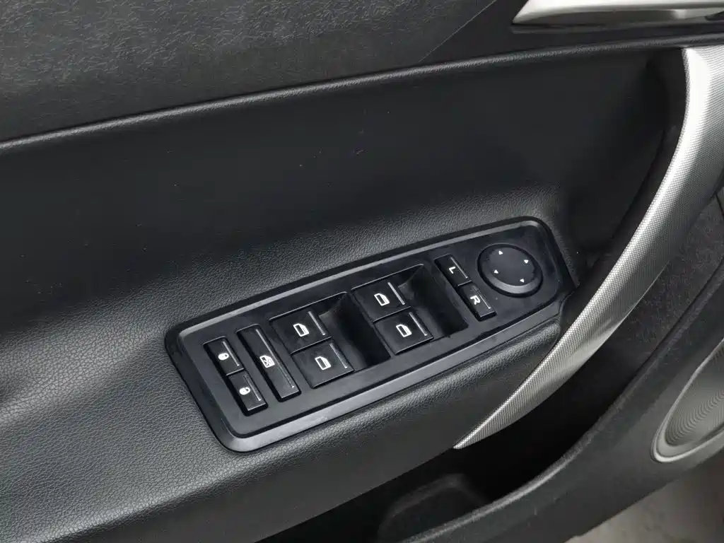 MG MG5 2014 2014 1.5T Automatic Luxury