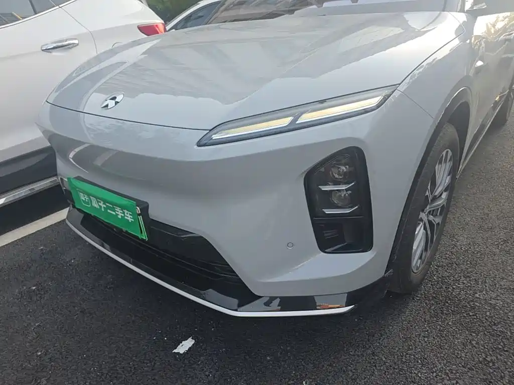 Фото 24 - NIO ES6