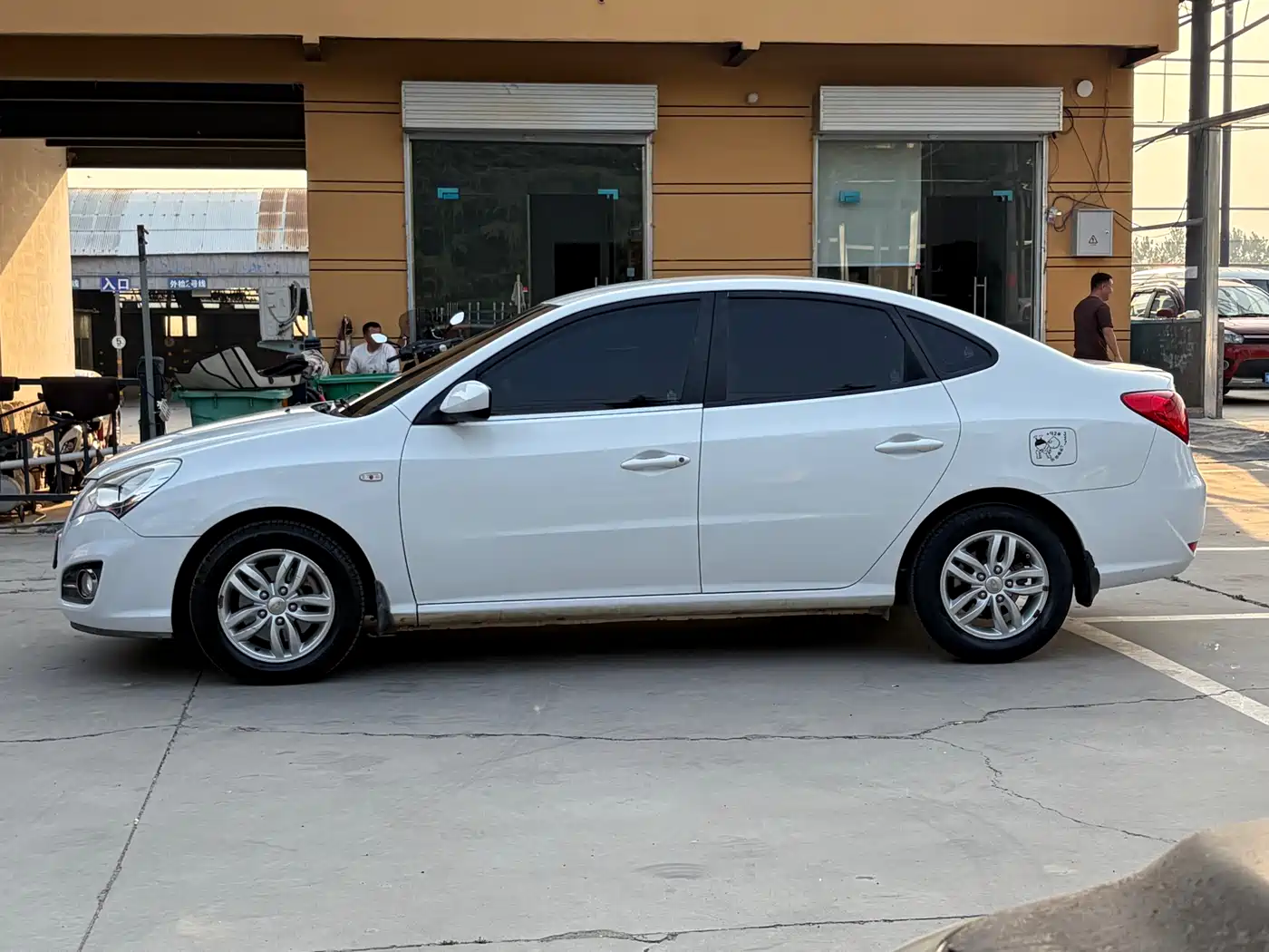 Hyundai Elantra 2015 1.6L Automatic Comfort фото 15