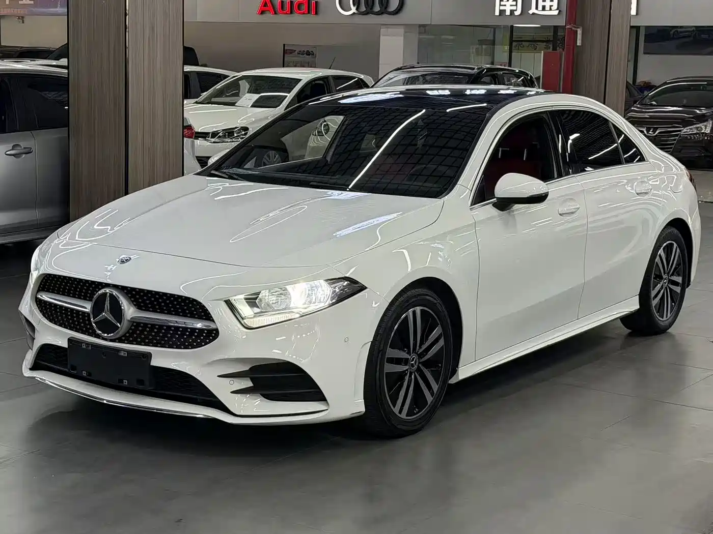 Mercedes-Benz A-Class 2019 A 180 L Sport Sedan фото 2