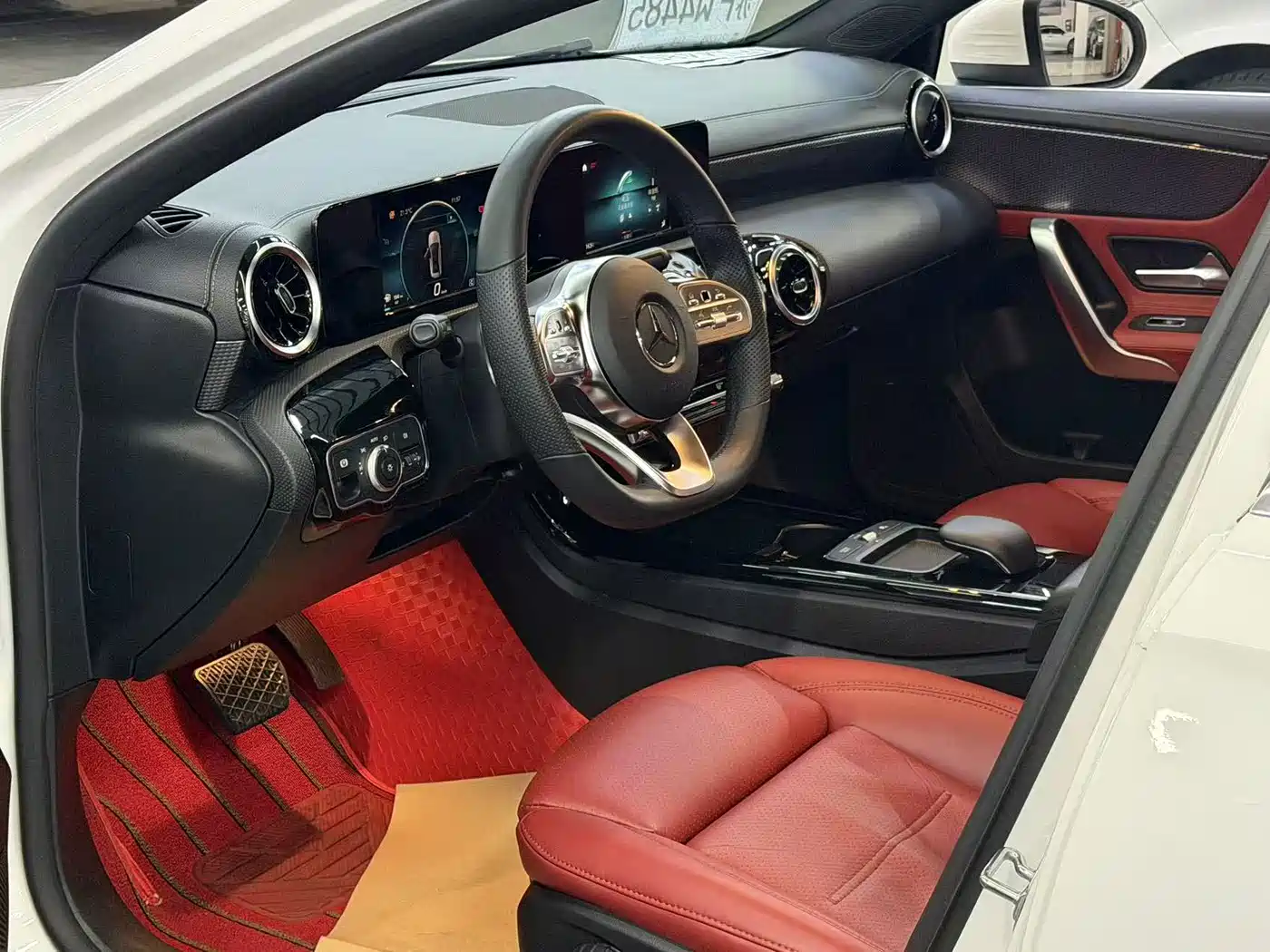 Mercedes-Benz A-Class 2019 A 180 L Sport Sedan фото 7
