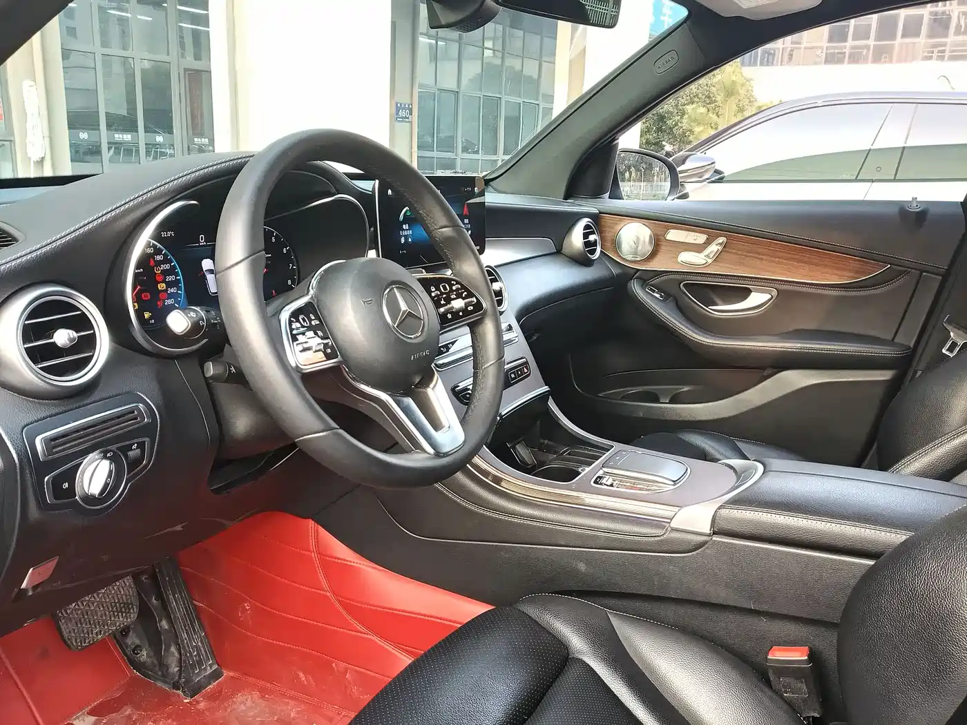 Mercedes-Benz GLC 2020 GLC 300 L 4MATIC Luxury фото 3
