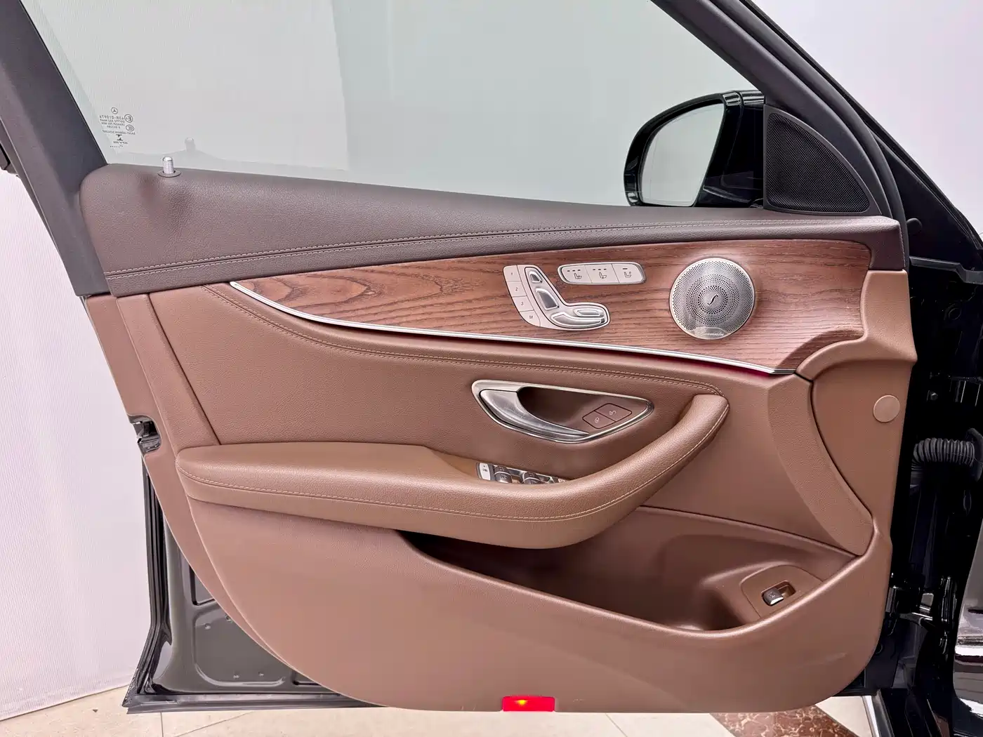Mercedes-Benz E-Class 2022 Facelift E 300 L Luxury Style фото 8