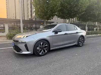 Lynk & Co 03