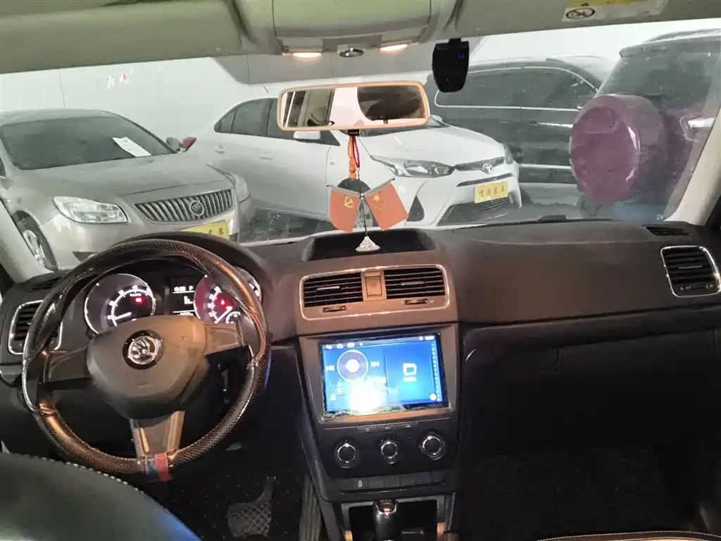 Škoda Yeti 2017 TSI280 DSG Advance фото 10