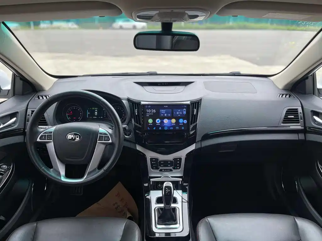BYD E5