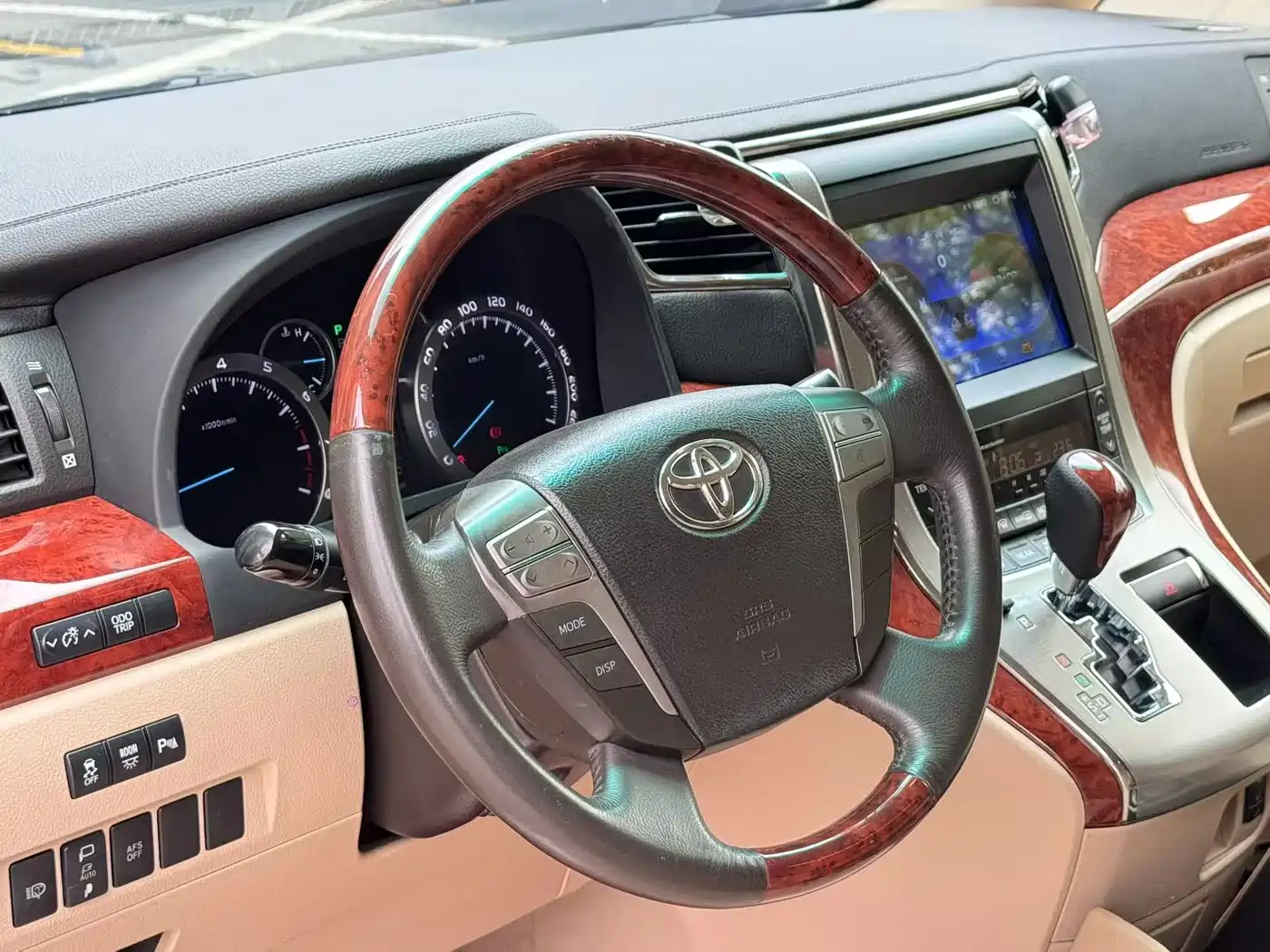 Toyota Alphard 2011 3.5L Luxury Edition фото 8