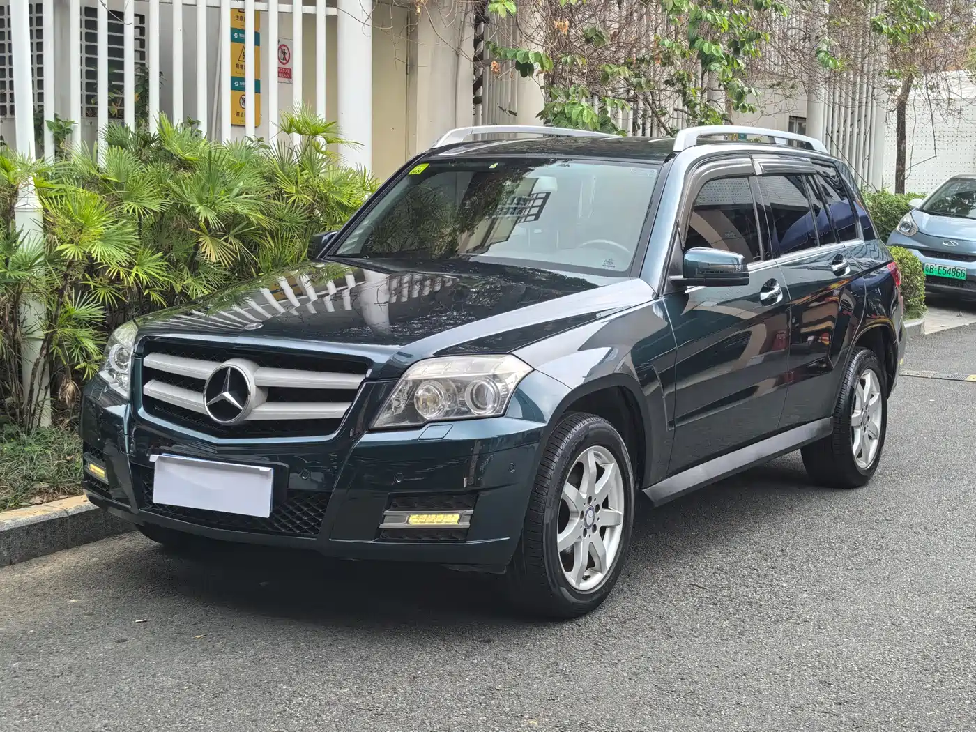 Mercedes-Benz GLK-Class (Import) 2010 GLK 300 4MATIC Fashion