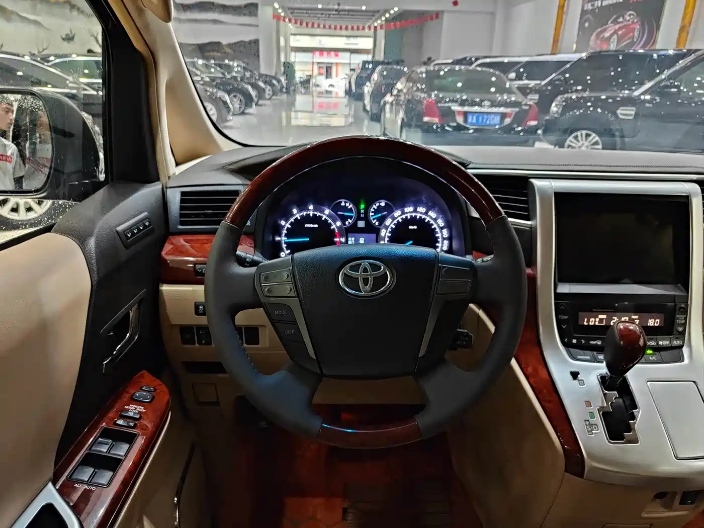 Toyota Alphard 2011 Model 2.4L Luxury фото 7
